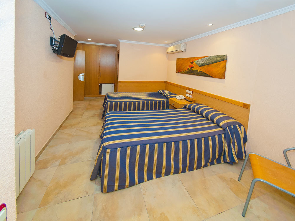 Hostal Viky Madrid Exterior foto