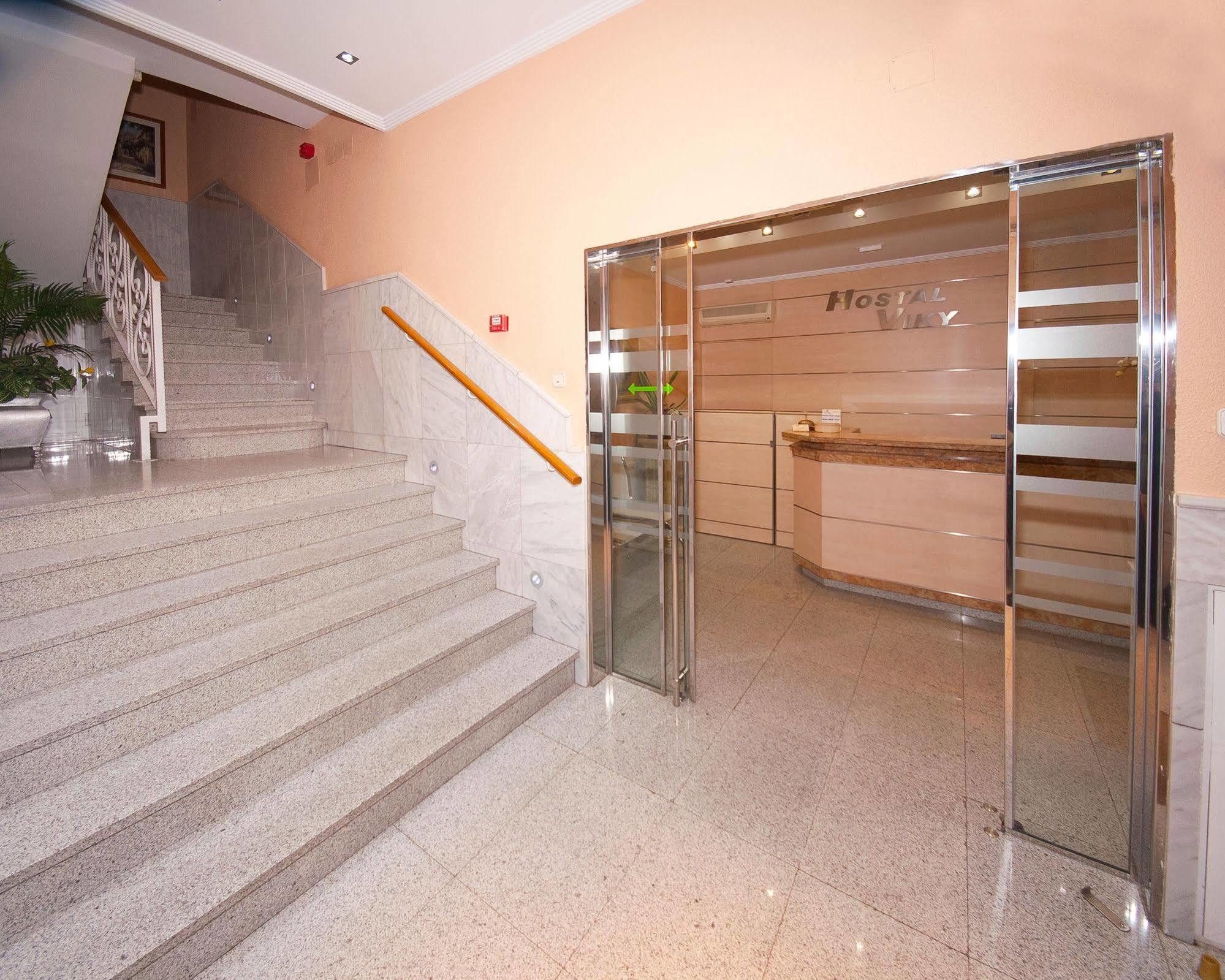 Hostal Viky Madrid Exterior foto