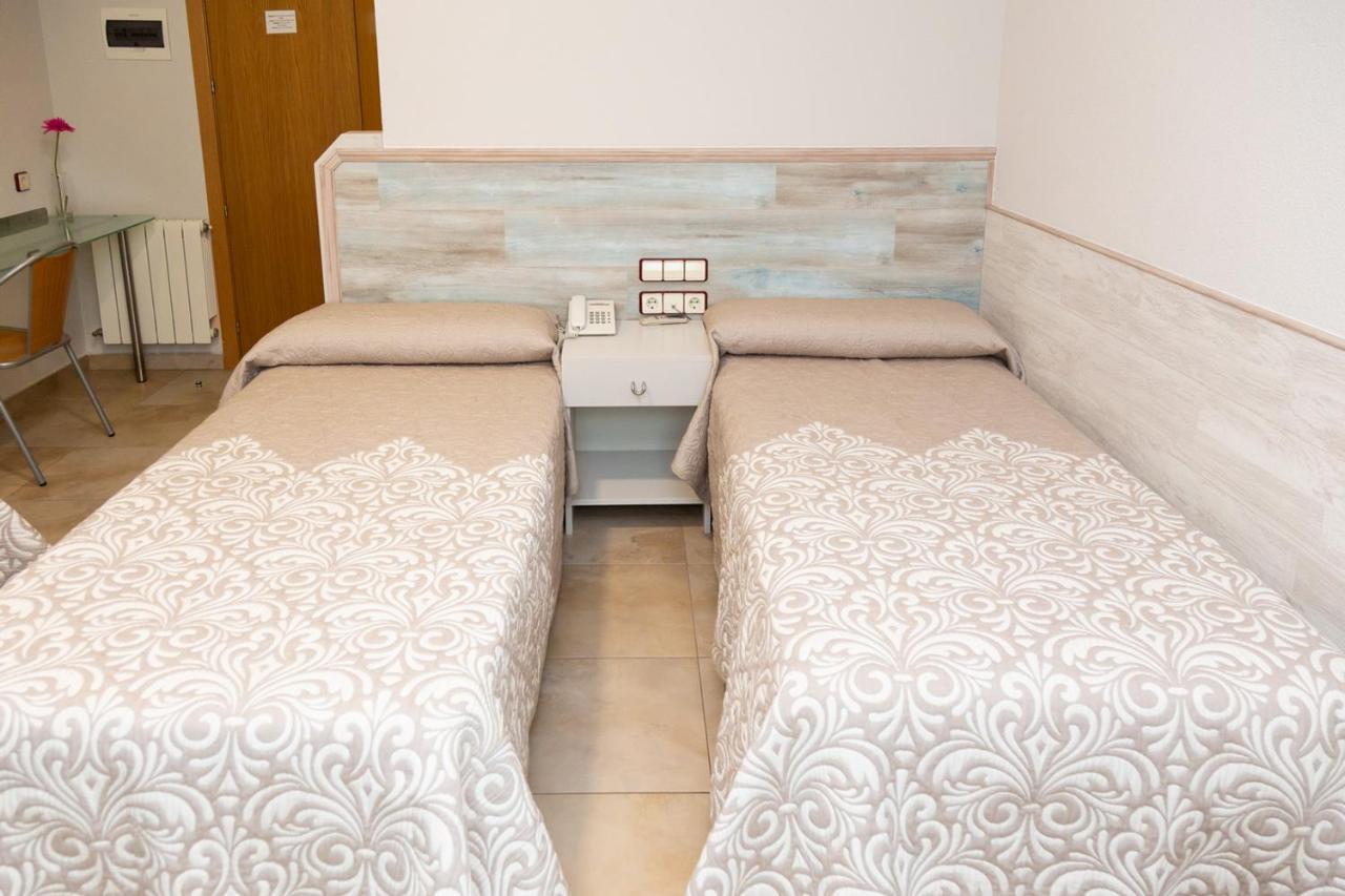 Hostal Viky Madrid Exterior foto