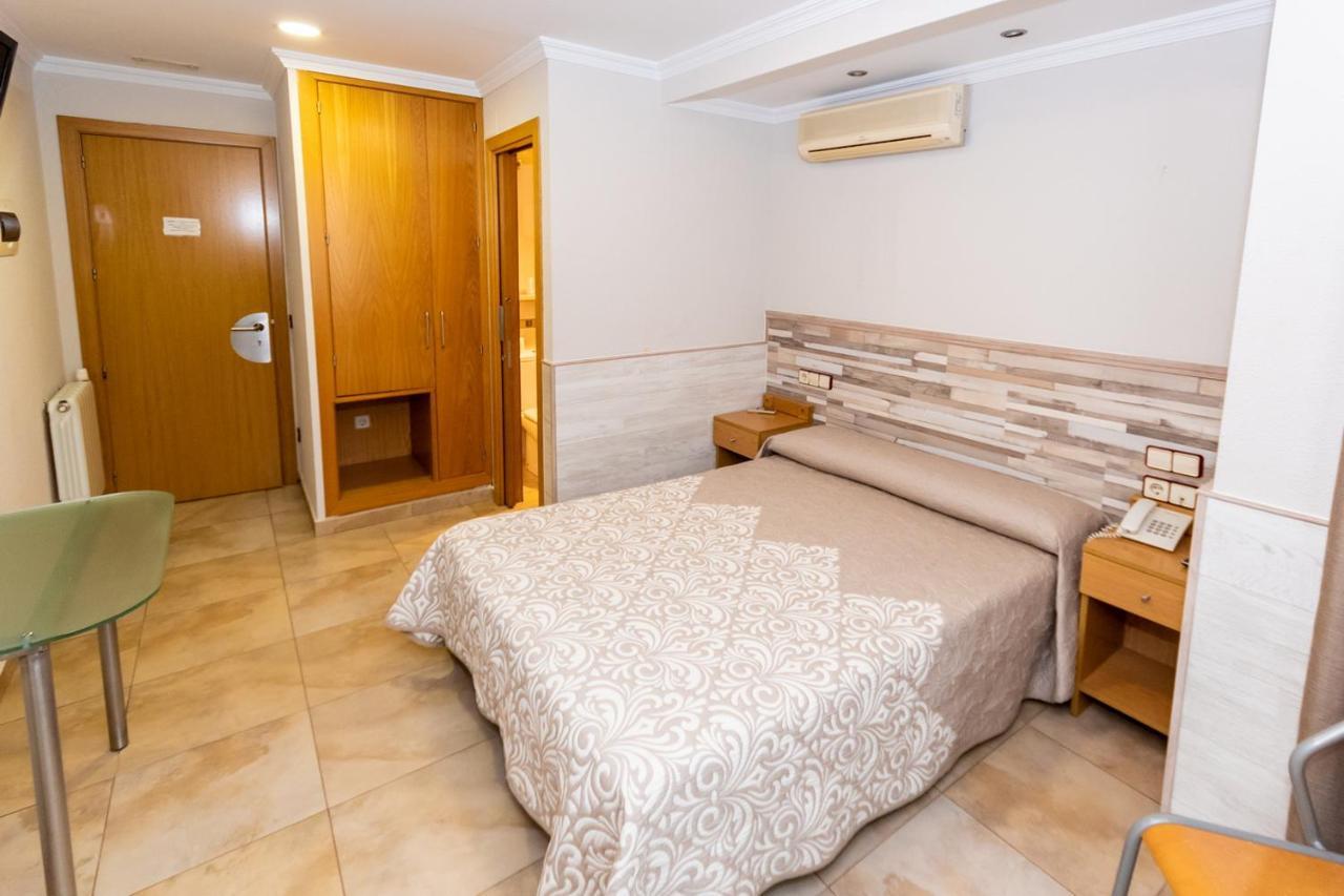Hostal Viky Madrid Exterior foto