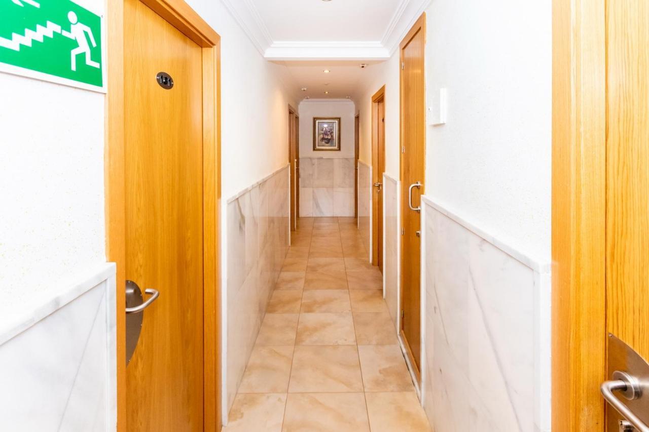 Hostal Viky Madrid Exterior foto