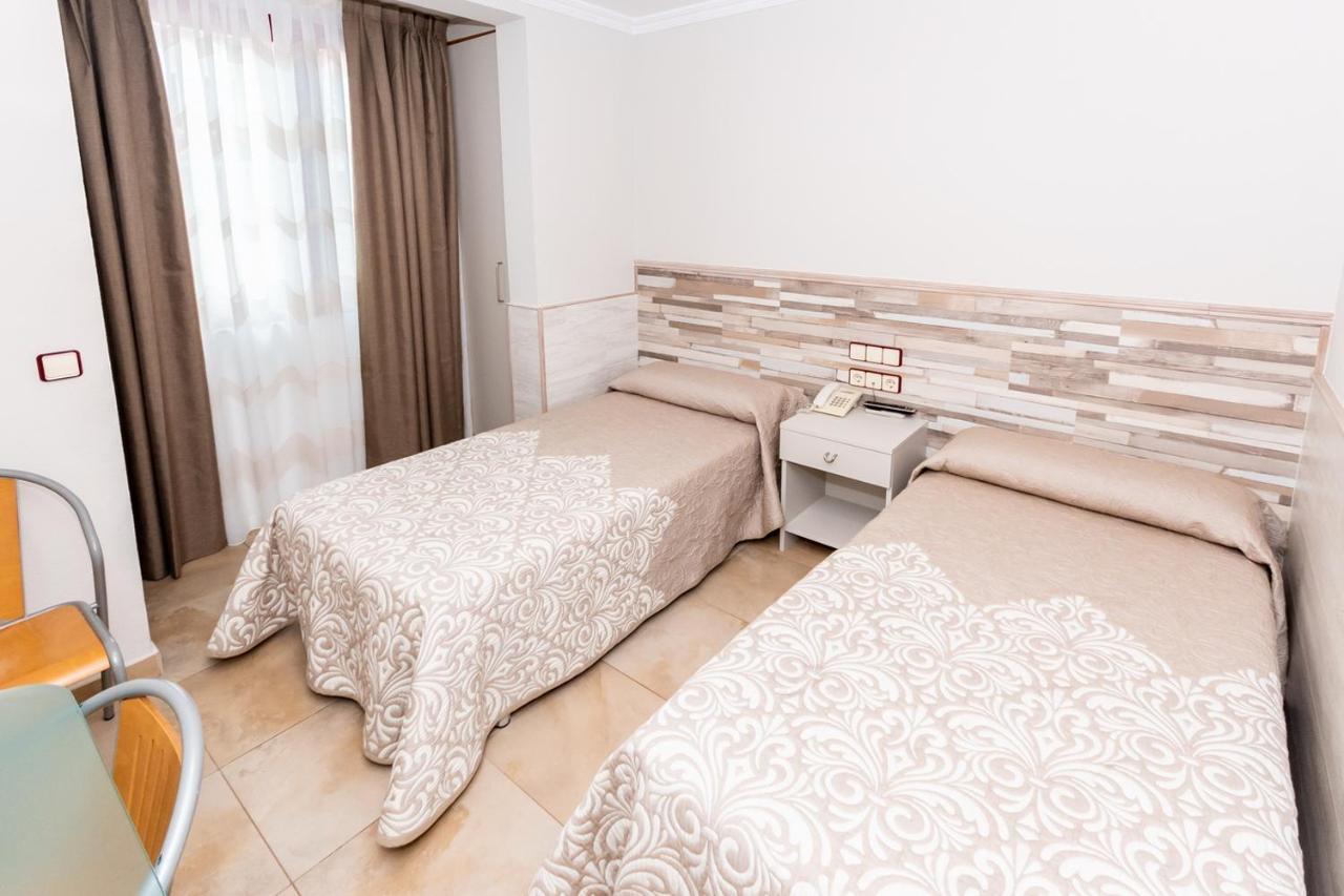 Hostal Viky Madrid Exterior foto