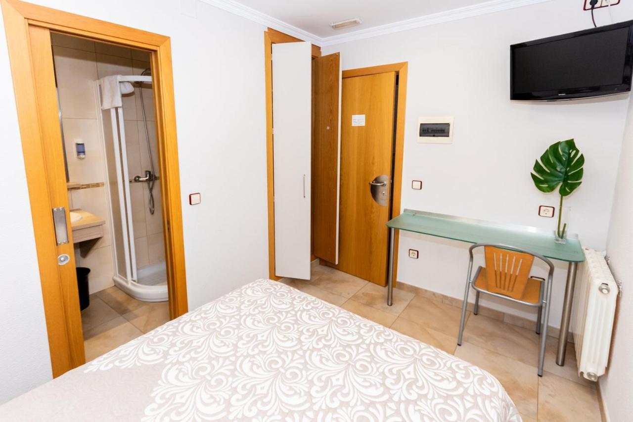 Hostal Viky Madrid Exterior foto
