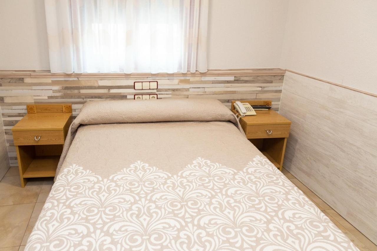 Hostal Viky Madrid Exterior foto