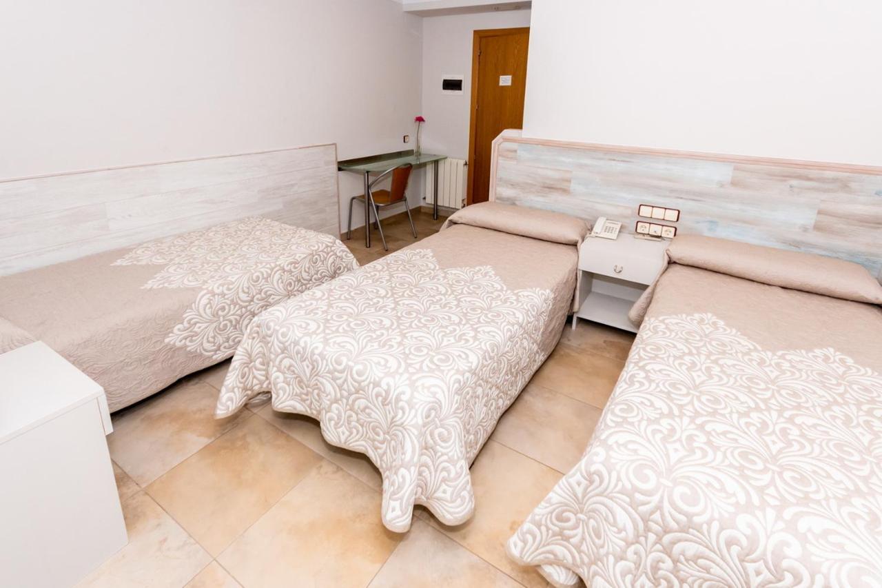 Hostal Viky Madrid Exterior foto