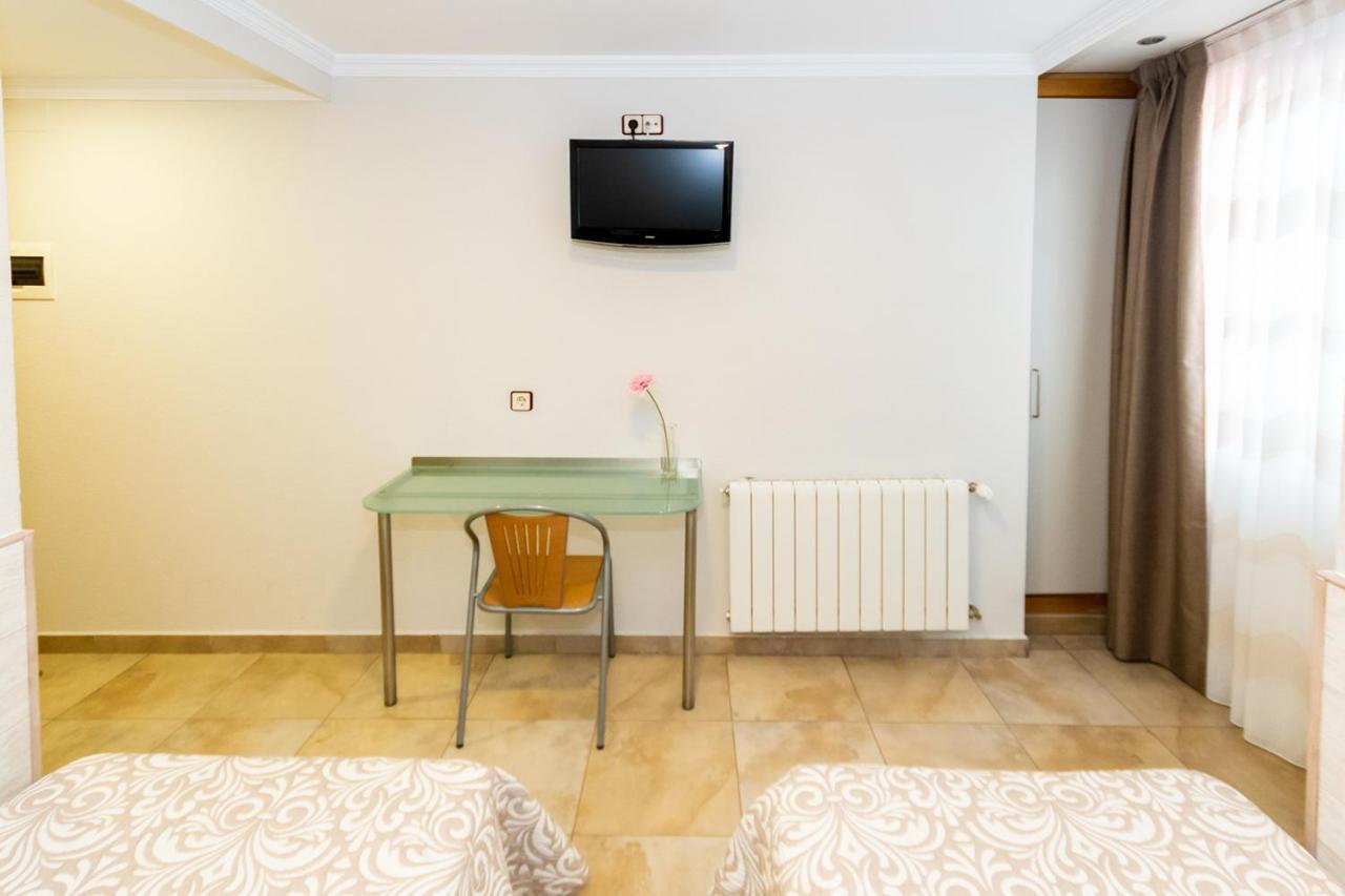 Hostal Viky Madrid Exterior foto