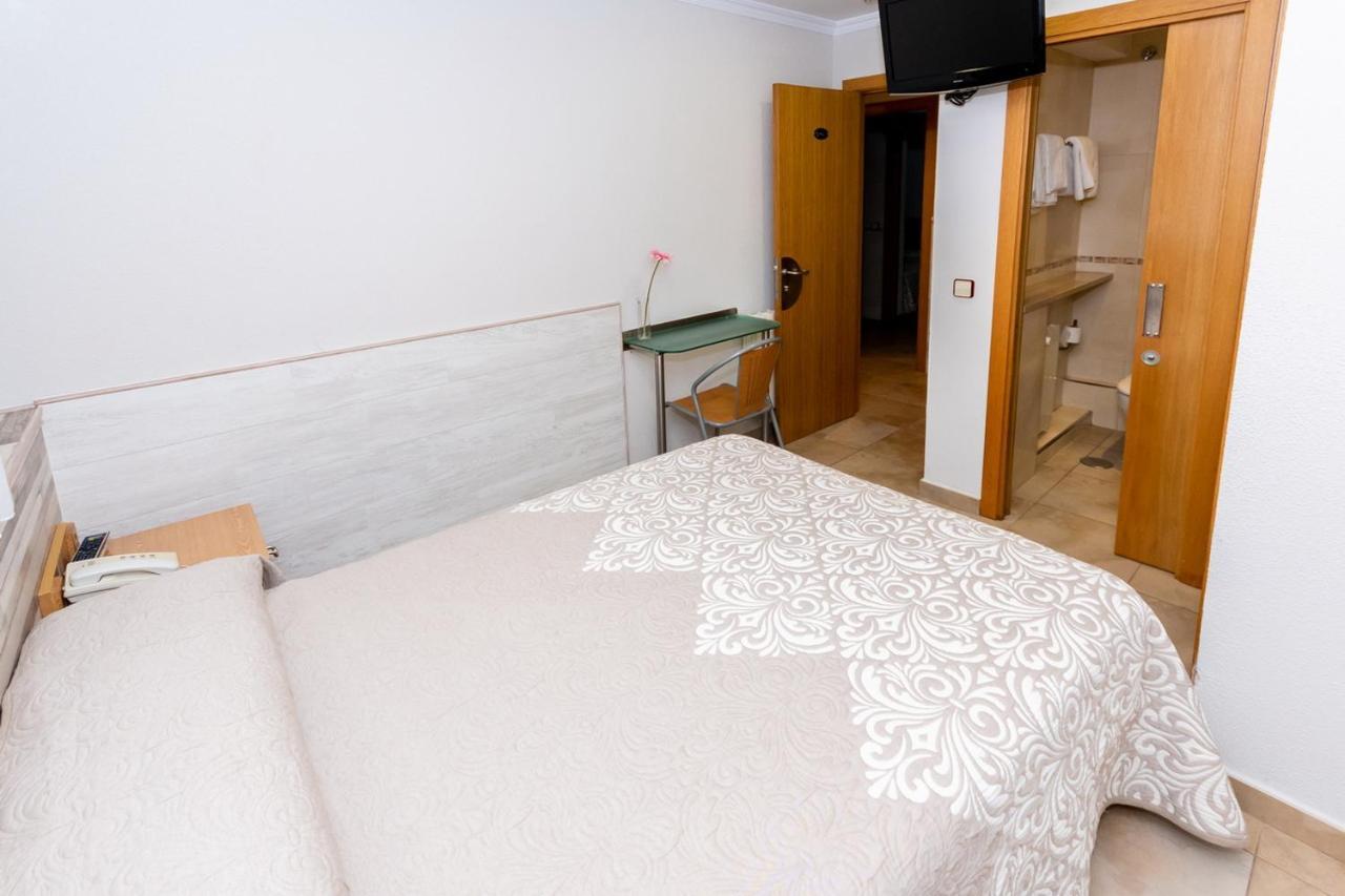 Hostal Viky Madrid Exterior foto