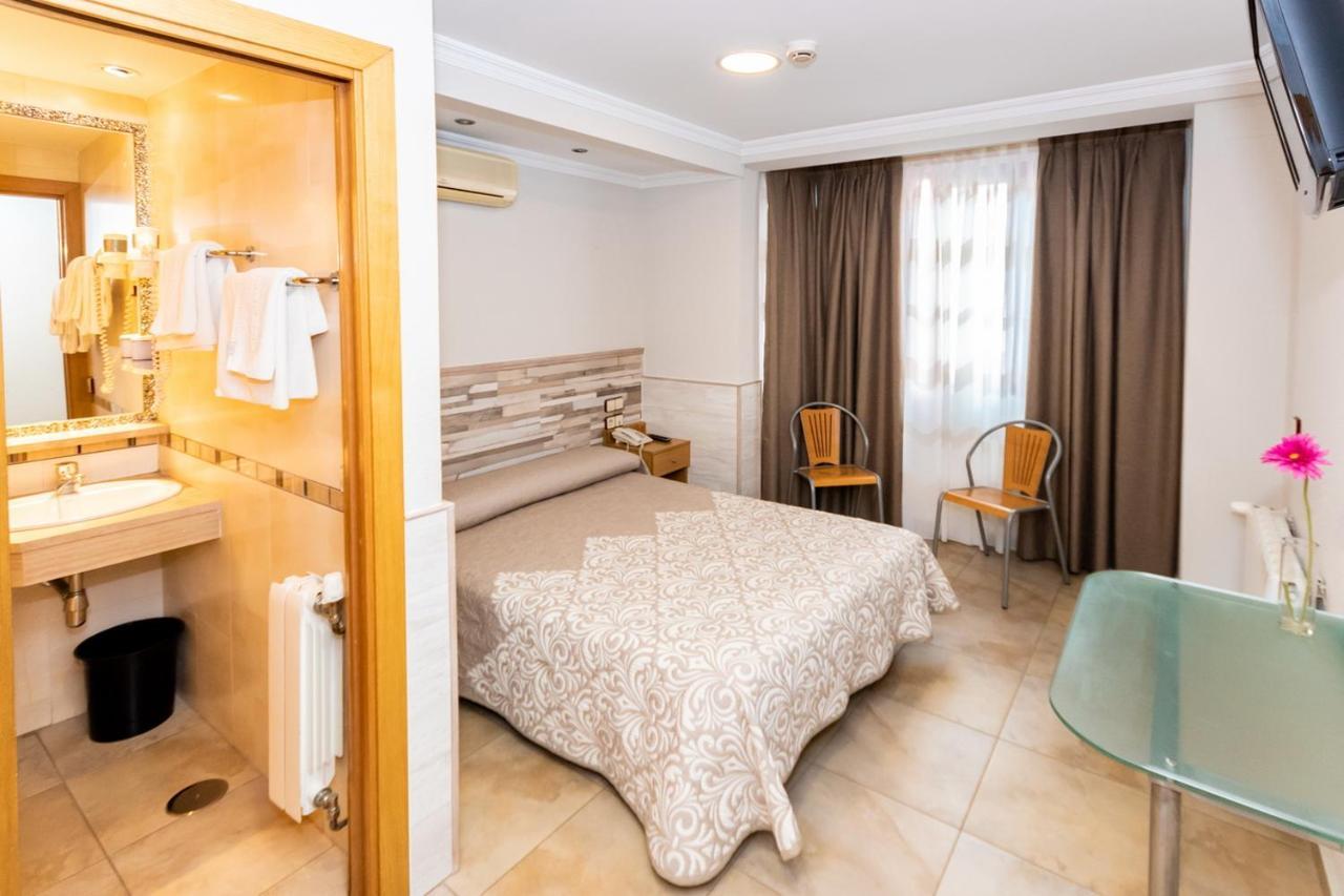 Hostal Viky Madrid Exterior foto