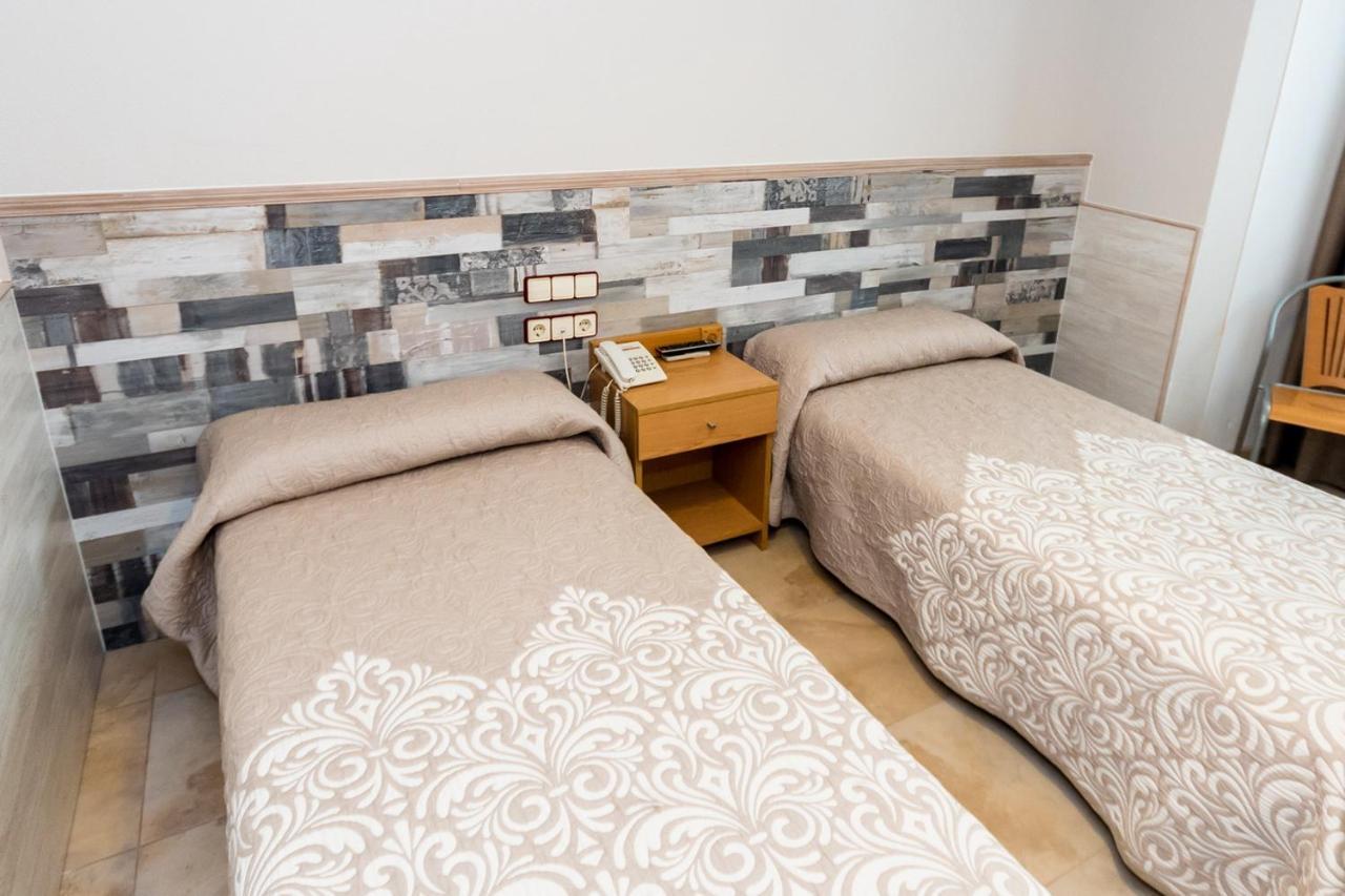 Hostal Viky Madrid Exterior foto