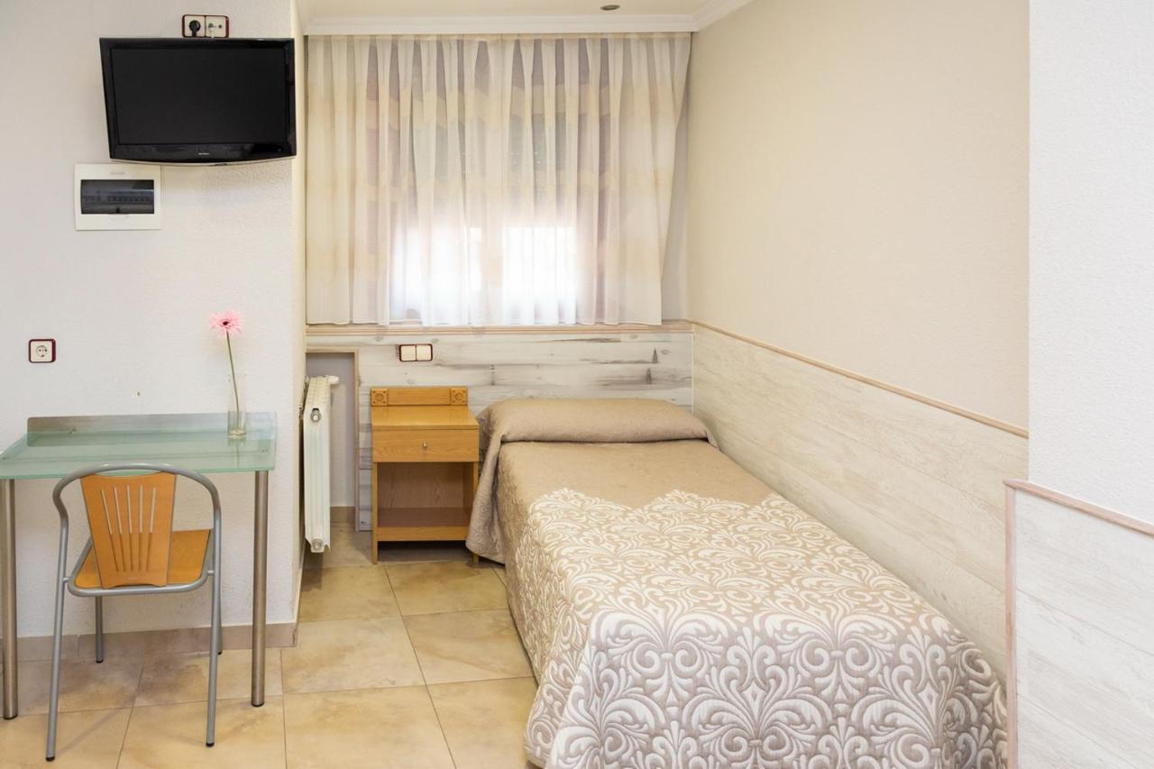 Hostal Viky Madrid Exterior foto