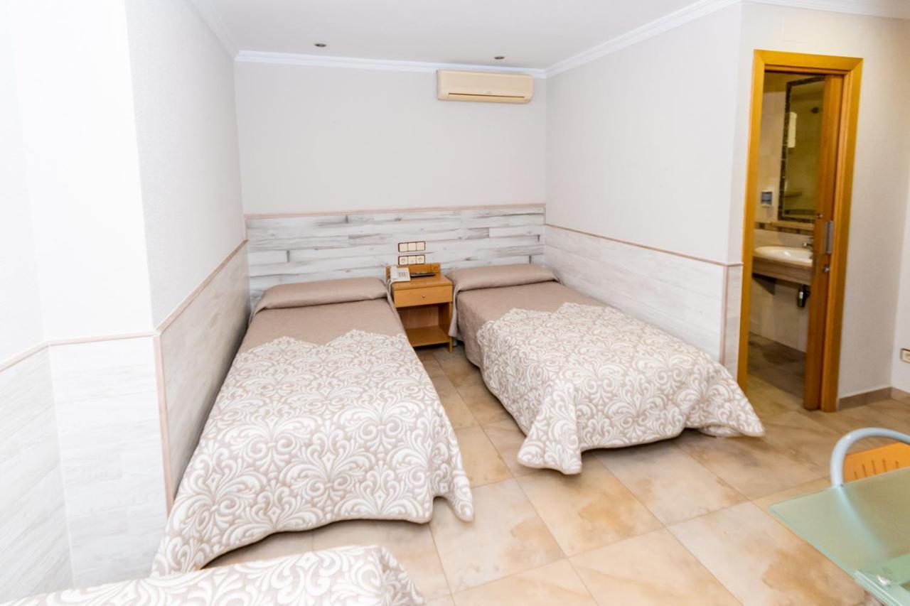 Hostal Viky Madrid Exterior foto
